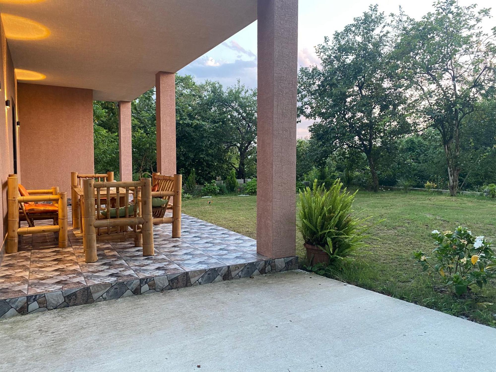 Orange Villa Gonio Buitenkant foto